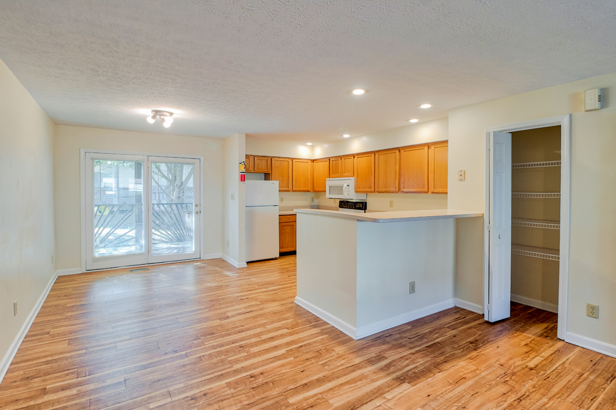 Bloomington, IN Apartments Walnut Springs Home