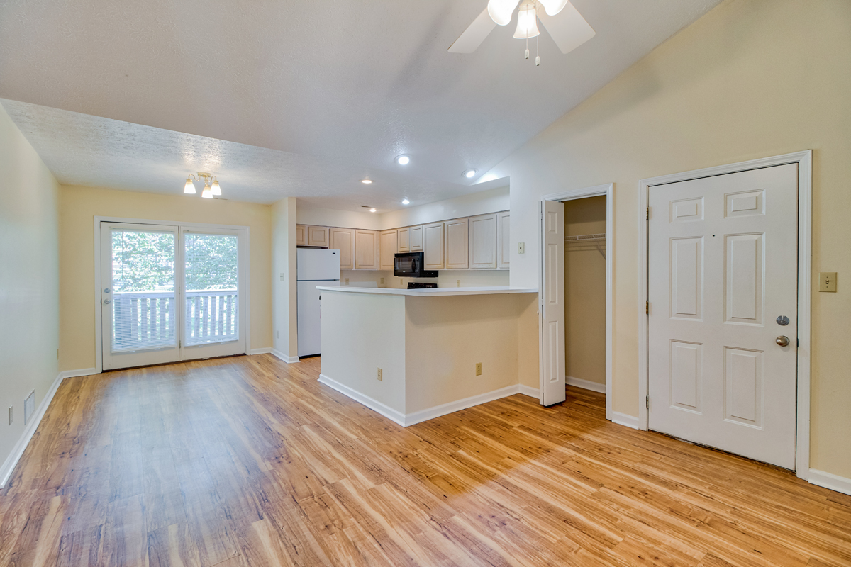 Bloomington, IN Apartments Walnut Springs Home